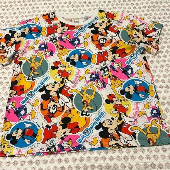 Walt Disney World 50th Vault Mickey & Friends All-Over-Print T-Shirt Large - Picture 4 of 9